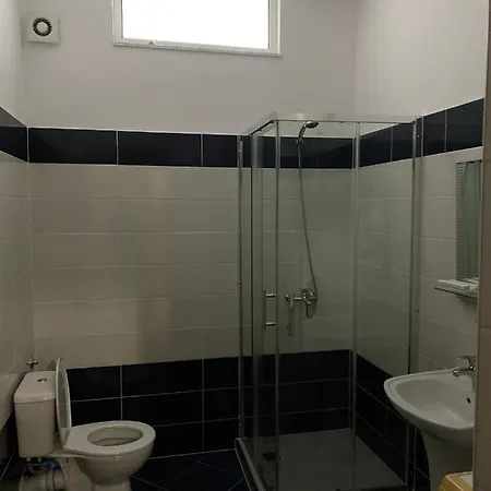 Welcoming House W/ Wi-fi + Private Bathroom *