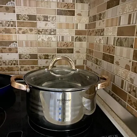 Apartment Welcoming House W/ Wi-fi + Private Bathroom *
